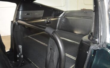Ford-Mustang-1968-METALIC-GREEN-BLACKRED-STICHING-38