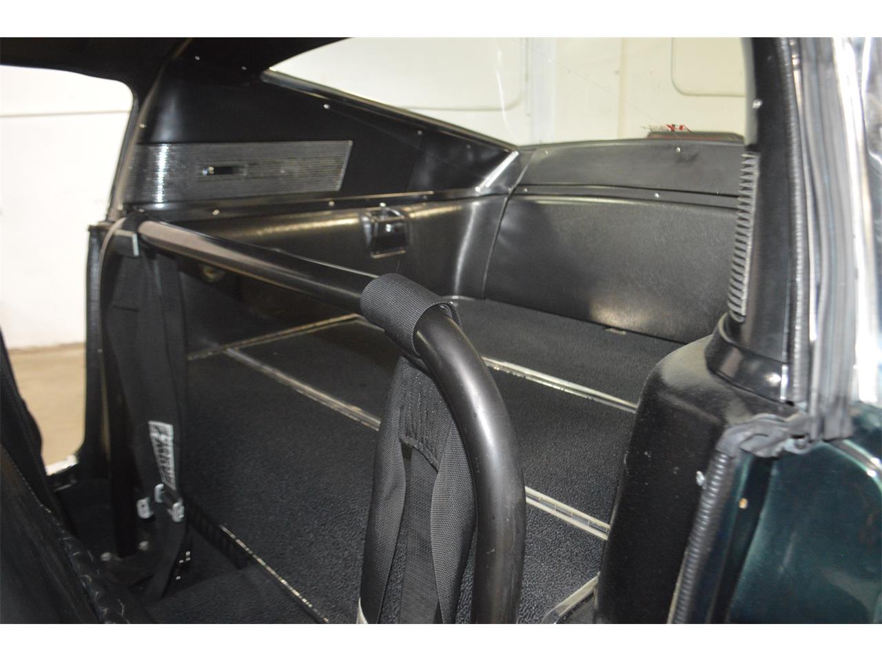 Ford-Mustang-1968-METALIC-GREEN-BLACKRED-STICHING-38