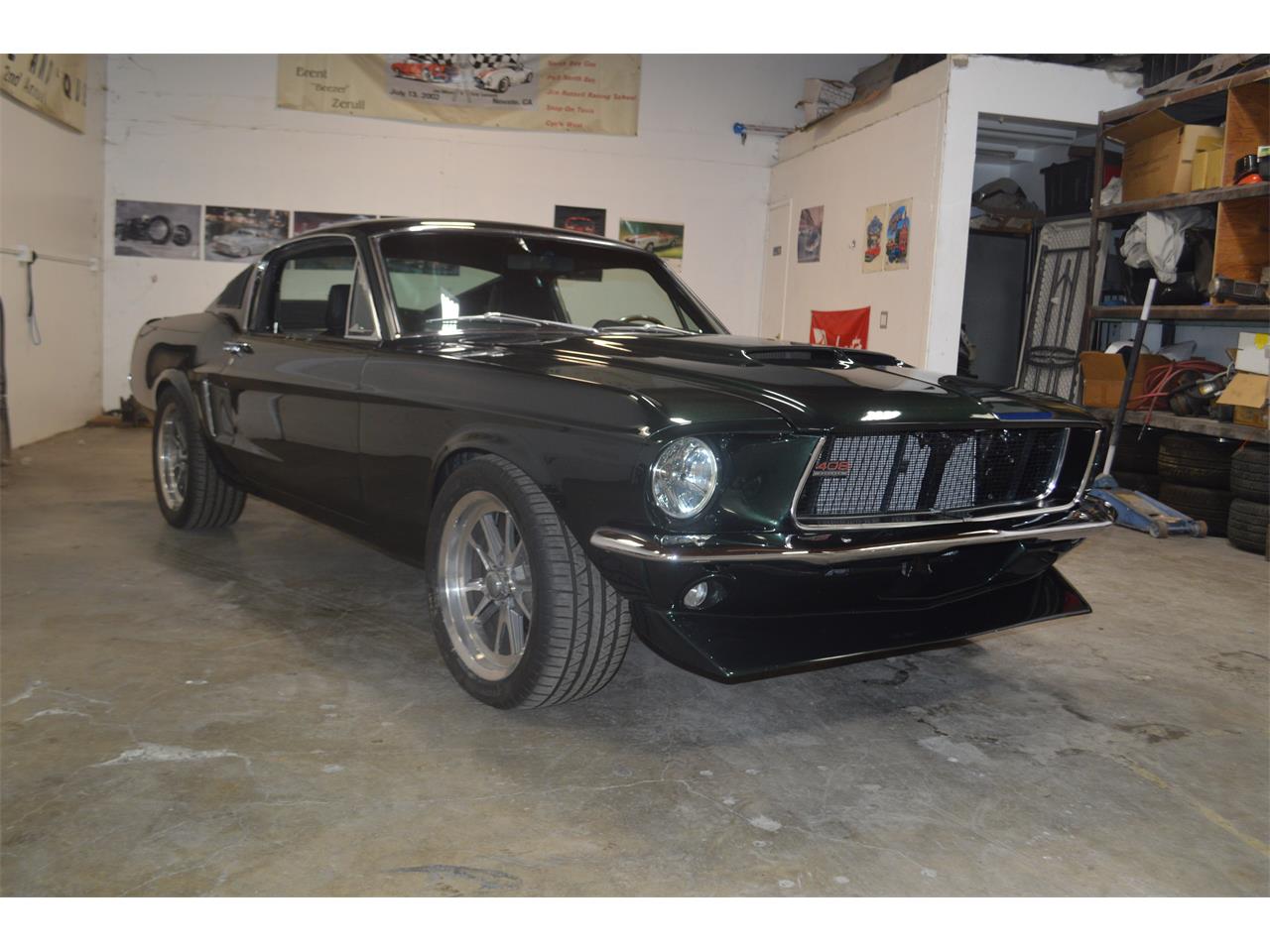 Ford-Mustang-1968-METALIC-GREEN-BLACKRED-STICHING-4