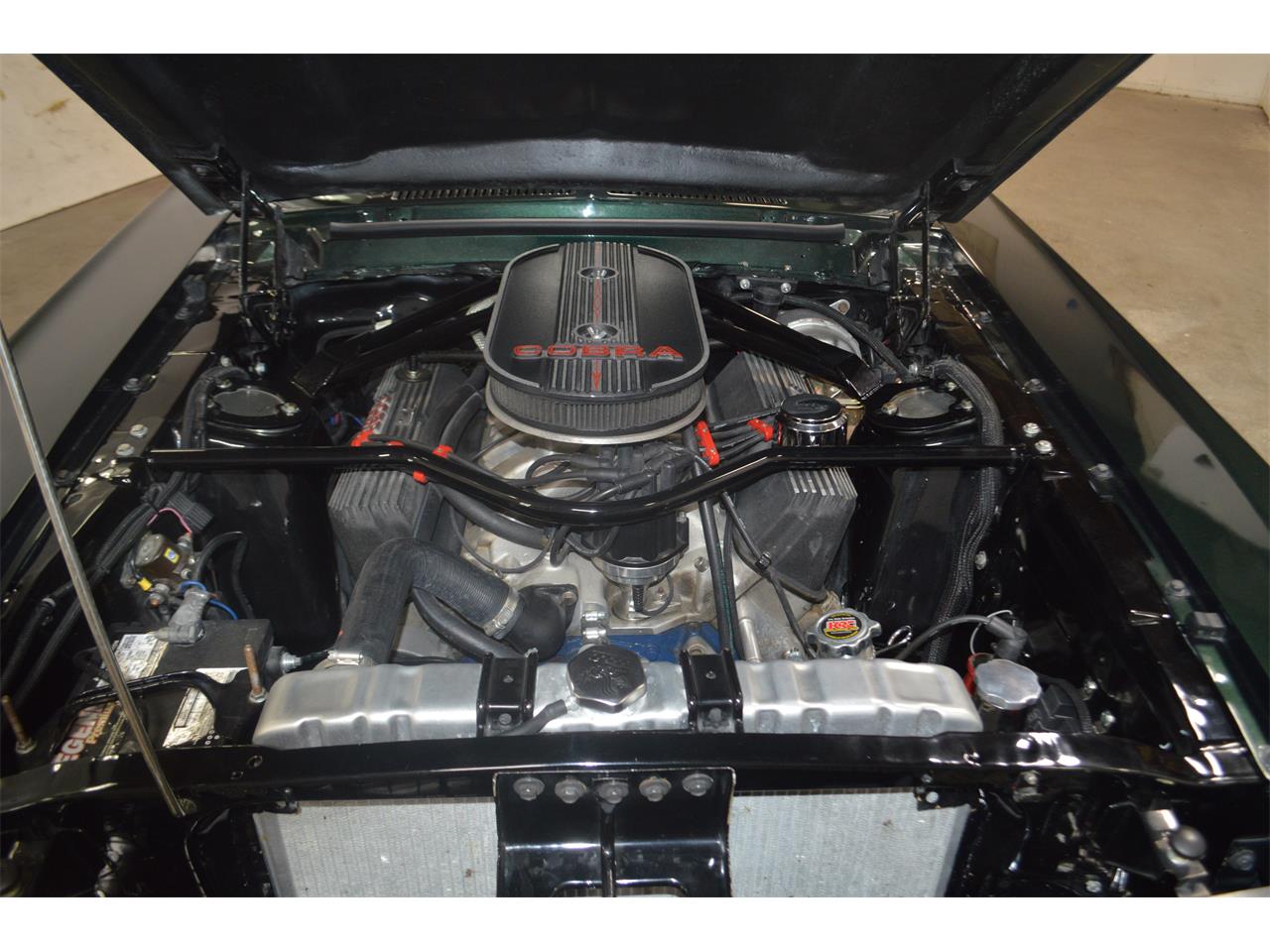 Ford-Mustang-1968-METALIC-GREEN-BLACKRED-STICHING-40