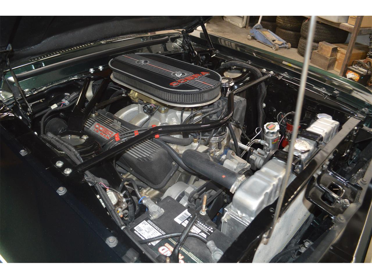 Ford-Mustang-1968-METALIC-GREEN-BLACKRED-STICHING-43