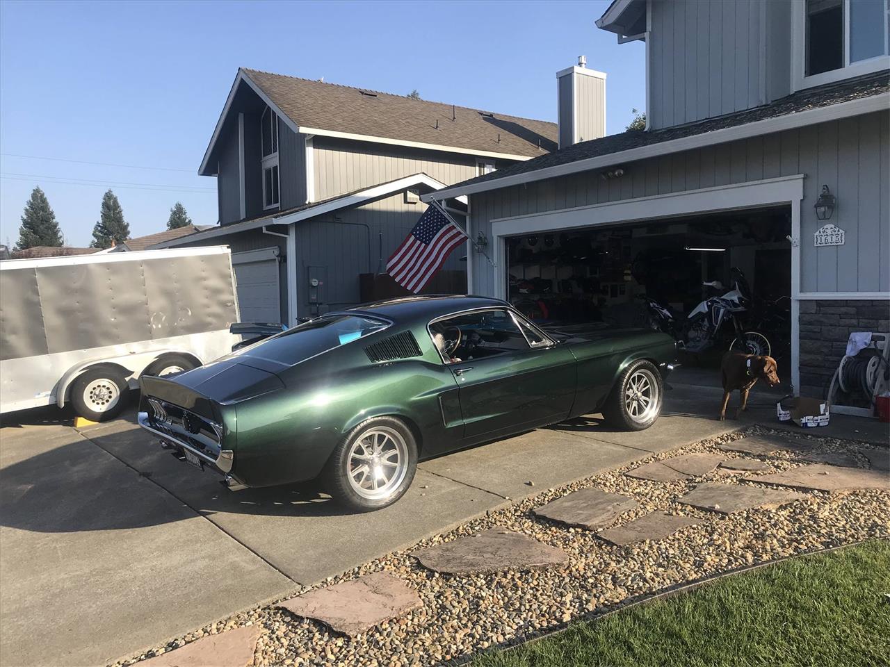 Ford-Mustang-1968-METALIC-GREEN-BLACKRED-STICHING-6