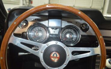 Ford-Mustang-1968-METALIC-GREEN-BLACKRED-STICHING-9