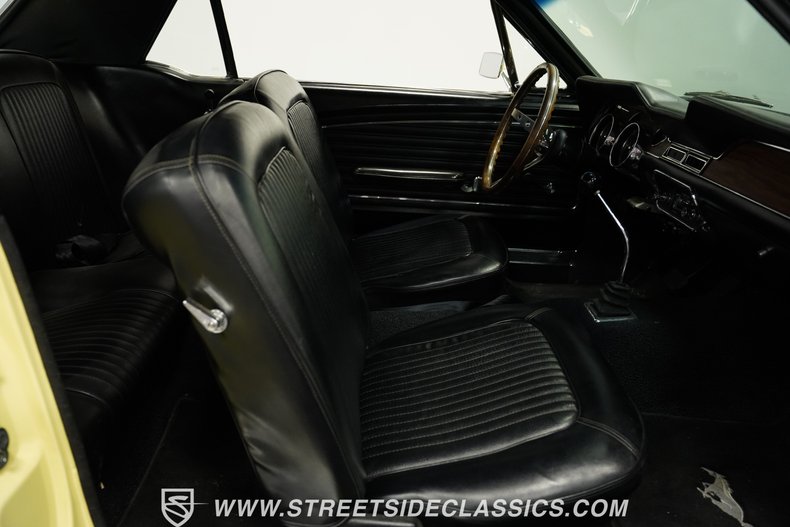 Ford-Mustang-1968-Meadowlark-Yellow-Black-10