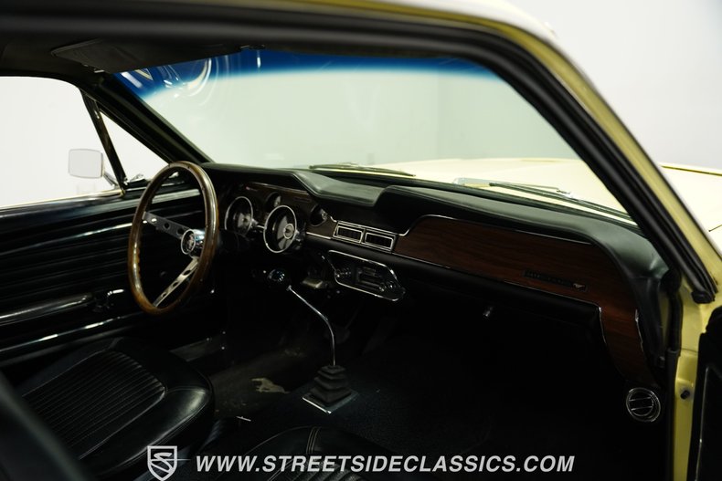 Ford-Mustang-1968-Meadowlark-Yellow-Black-11