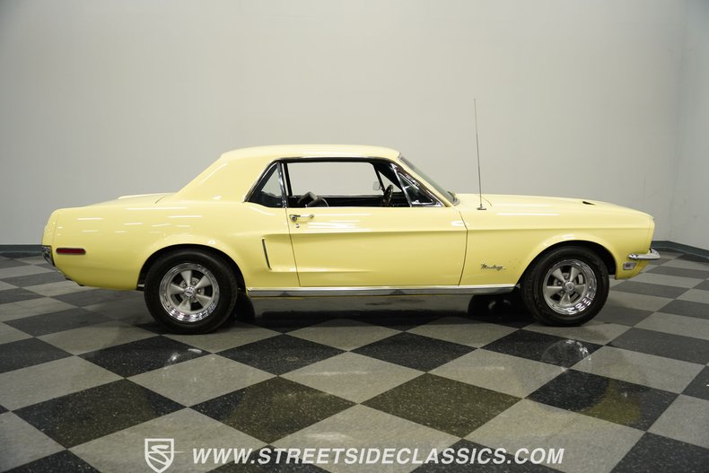 Ford-Mustang-1968-Meadowlark-Yellow-Black-24