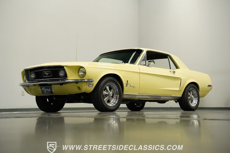 Ford-Mustang-1968-Meadowlark-Yellow-Black-3