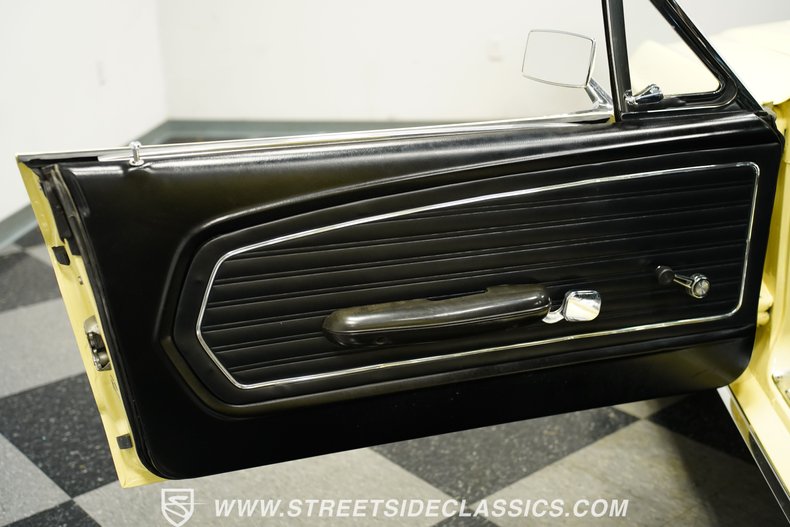 Ford-Mustang-1968-Meadowlark-Yellow-Black-44