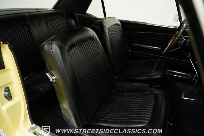 Ford-Mustang-1968-Meadowlark-Yellow-Black-9