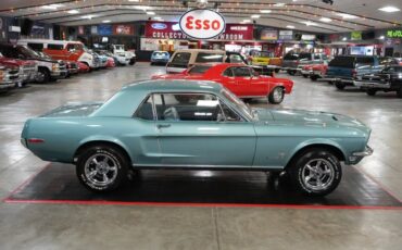 Ford-Mustang-1968-Teal-Teal-15