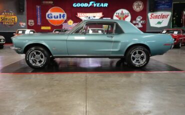 Ford-Mustang-1968-Teal-Teal-19