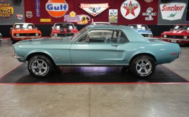 Ford-Mustang-1968-Teal-Teal-2