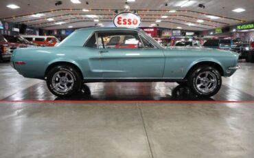 Ford-Mustang-1968-Teal-Teal-23