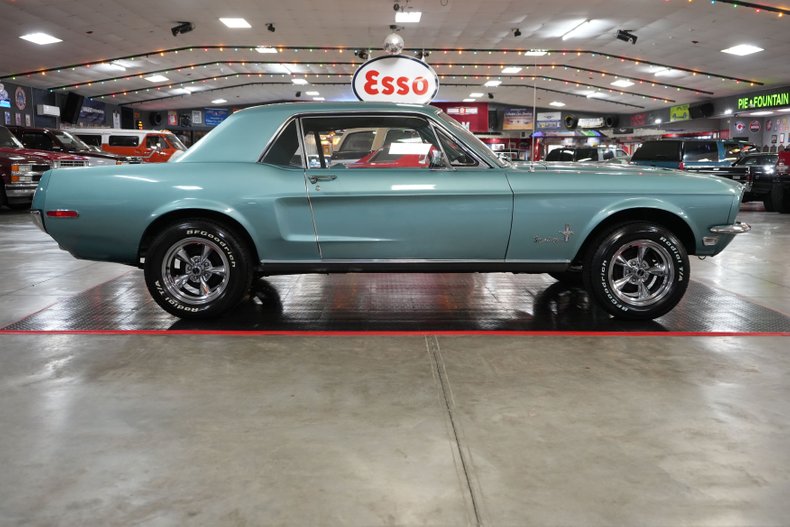 Ford-Mustang-1968-Teal-Teal-23