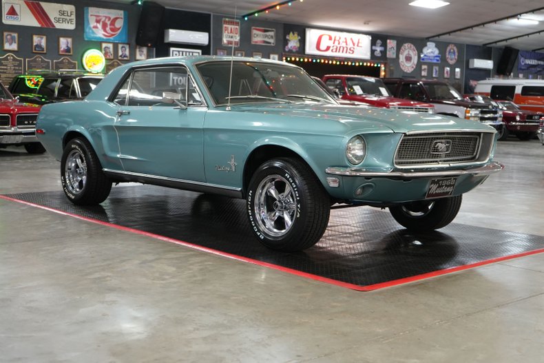 Ford-Mustang-1968-Teal-Teal-24