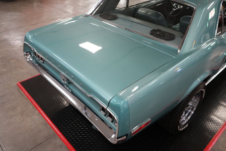 Ford-Mustang-1968-Teal-Teal-38