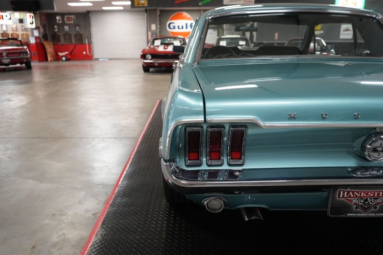 Ford-Mustang-1968-Teal-Teal-43