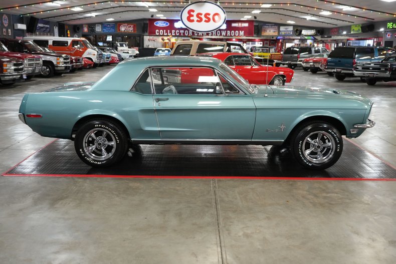 Ford-Mustang-1968-Teal-Teal-7