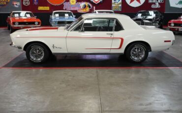 Ford-Mustang-1968-White-Red-1