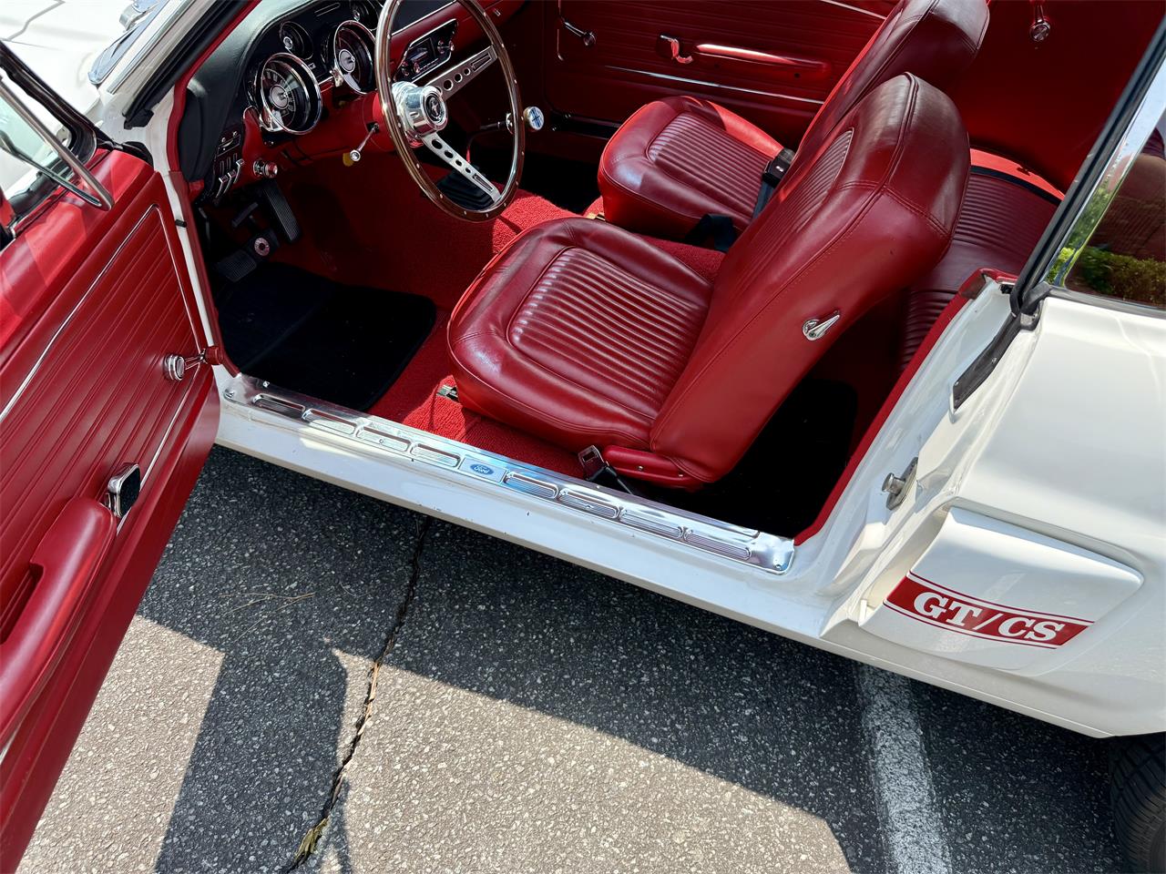 Ford-Mustang-1968-White-Red-10