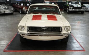 Ford-Mustang-1968-White-Red-17
