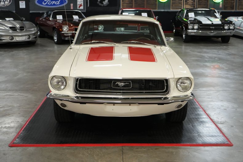 Ford-Mustang-1968-White-Red-17