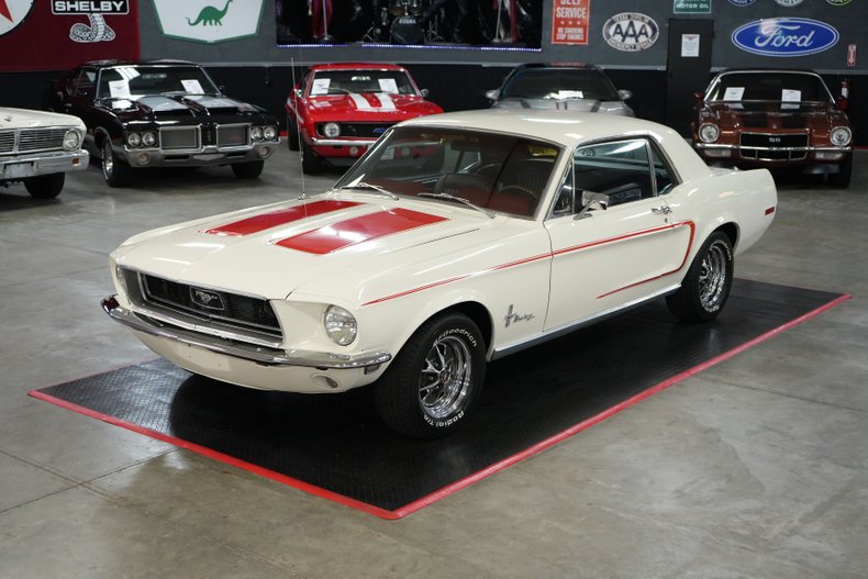 Ford-Mustang-1968-White-Red-18
