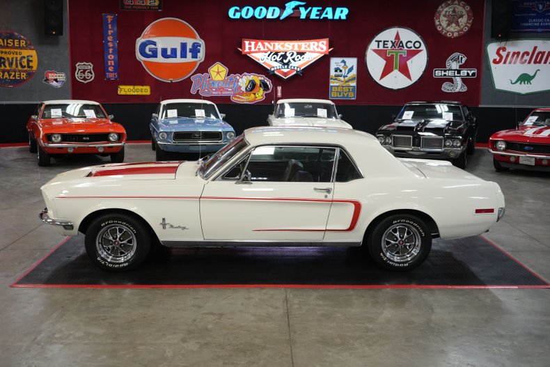 Ford-Mustang-1968-White-Red-19