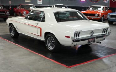 Ford-Mustang-1968-White-Red-2