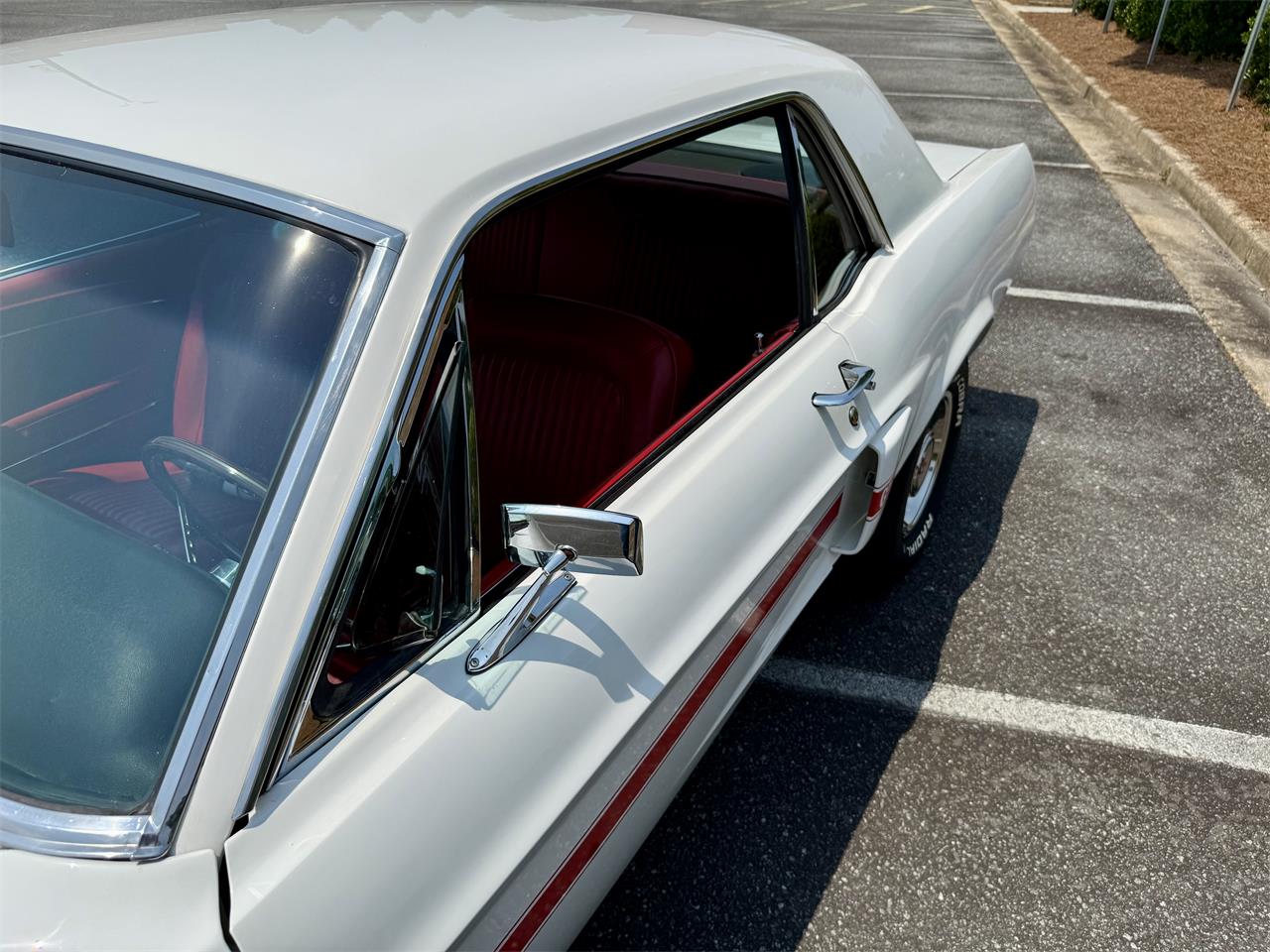 Ford-Mustang-1968-White-Red-20