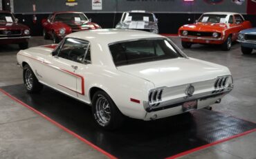 Ford-Mustang-1968-White-Red-20