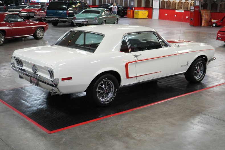 Ford-Mustang-1968-White-Red-22