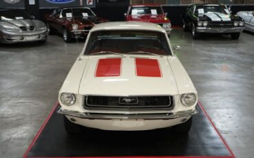 Ford-Mustang-1968-White-Red-25