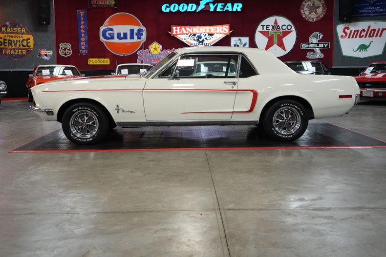 Ford-Mustang-1968-White-Red-27