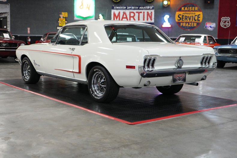Ford-Mustang-1968-White-Red-28