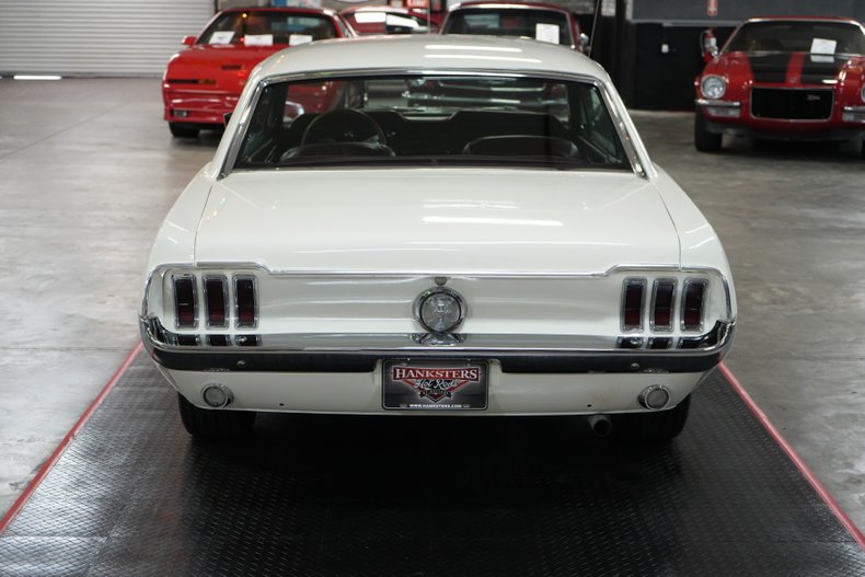 Ford-Mustang-1968-White-Red-3