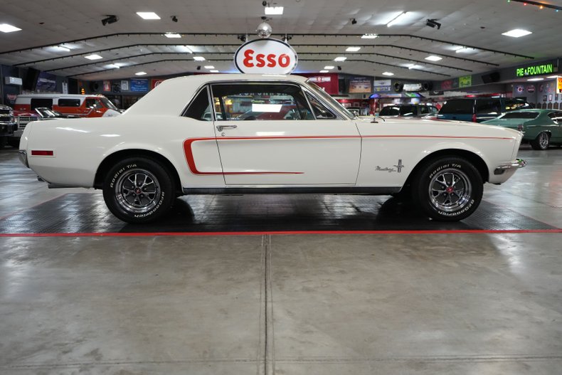 Ford-Mustang-1968-White-Red-31