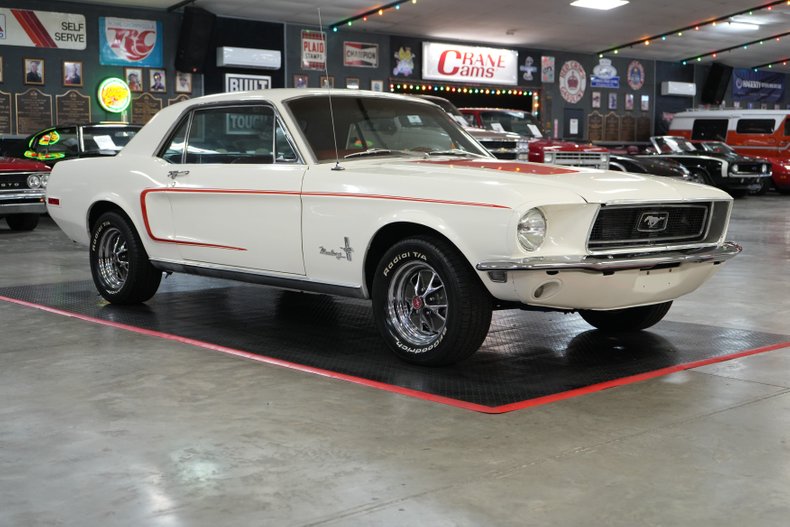 Ford-Mustang-1968-White-Red-32