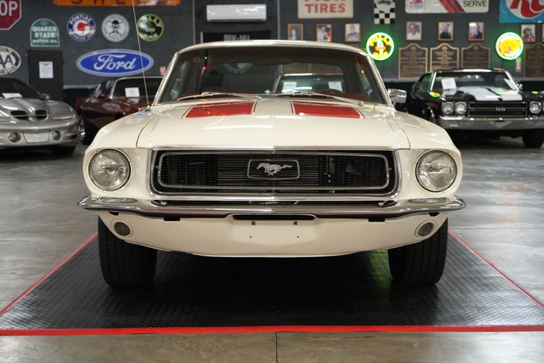 Ford-Mustang-1968-White-Red-33