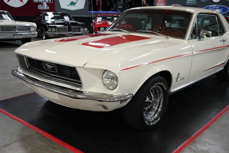 Ford-Mustang-1968-White-Red-34