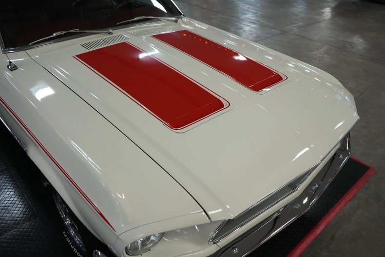Ford-Mustang-1968-White-Red-38