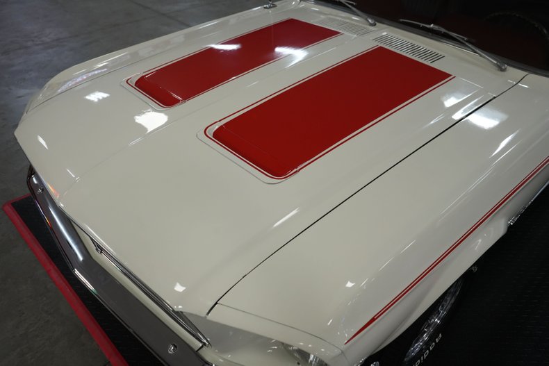 Ford-Mustang-1968-White-Red-39