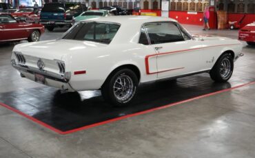Ford-Mustang-1968-White-Red-4