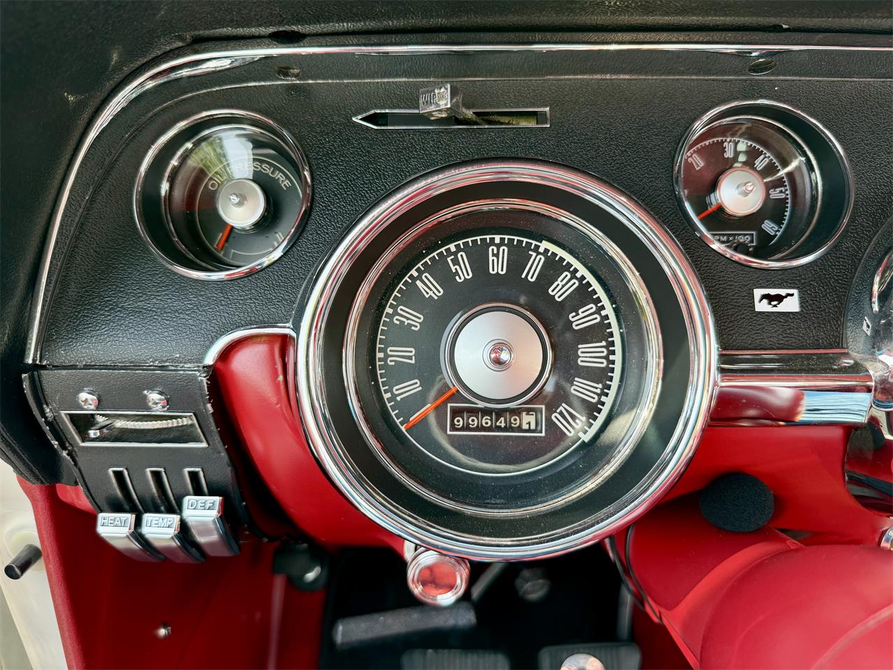 Ford-Mustang-1968-White-Red-40