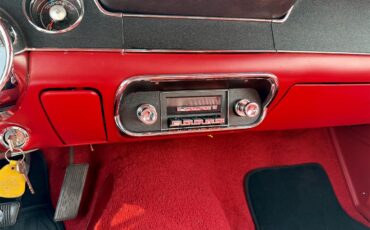 Ford-Mustang-1968-White-Red-42