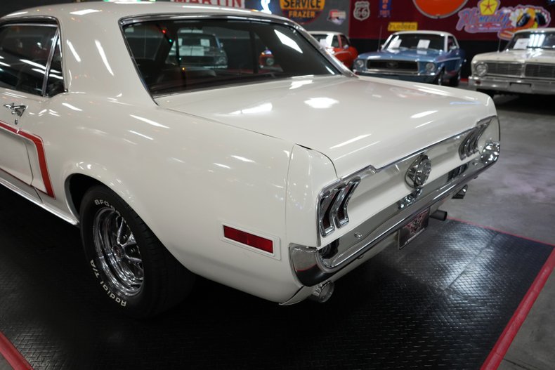 Ford-Mustang-1968-White-Red-45