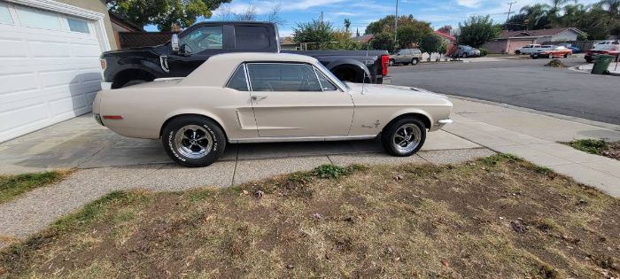 Ford-Mustang-1968-Yellow-15