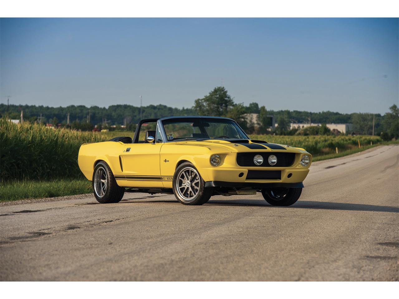 Ford-Mustang-1968-Yellow-Black-18