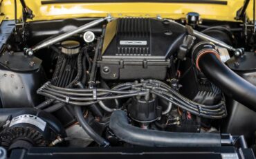 Ford-Mustang-1968-Yellow-Black-2