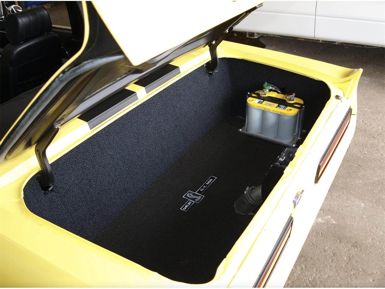 Ford-Mustang-1968-Yellow-Black-20